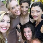 Claudia Albertario Instagram - About last night. Tuve un 15! Hermosa celebración con amigos que son familia los adoro!!! 🫶🫶 #15 #friends #family