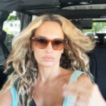Claudia Albertario Instagram - Fast & Furious ... Sí, te digo que el mercado de buenes raíces está furioso... me tenes que escuchar. Es un gran momento para invertir en Miami, está topppp y con una rentabilidad súper interesante. Fast & Furious... Yes, I’m telling you that the Real Estate market is that furious... listen to me. It’s a great time to invest in Miami, it’s topppp and with a super interesting profitability. #miami #realestate #lifestyle #fortuneinternationalrealty #fortuneintlgroup #messi