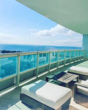Claudia Albertario Instagram - •𝐅𝐎𝐑 𝐒𝐀𝐋𝐄∙
𝐒𝐚𝐧𝐭𝐚 𝐌𝐚𝐫𝐢𝐚 𝐁𝐫𝐢𝐜𝐤𝐞𝐥𝐥
Prestigious Residences
1643 Brickell Ave # 3504
Miami, FL 33129

BEDS: 4 | BATHS: 5.5 | 4,030 SQ.FT
List Price : $4,950,000.00
Introducing an exquisite flow-through residence located in the renowned Santa Maria Building, situated in the bustling area of Miami. The spacious living areas are complemented by expansive terraces, providing breathtaking panoramic views of both the Miami skyline and Biscayne Bay. In addition to its prime location, residents of Santa Maria can enjoy a wide range of amenities such as resident clubhouse, a rooftop fitness center, a bayfront pool, a marina and a tennis court. The building also house a restaurant, while the lush grounds include a historic mansion, with convenient access to Downtown, Miami, Brickell, and Coconut Grove. This property is perfectly situated for those seeking the ultimate Miami lifestyle.

•𝐏𝐀𝐑𝐀 𝐕𝐄𝐍𝐓𝐀∙
𝐒𝐚𝐧𝐭𝐚 𝐌𝐚𝐫𝐢𝐚 𝐁𝐫𝐢𝐜𝐤𝐞𝐥𝐥
Prestigiosa Residencia
1643 Brickell Ave # 3504
Miami, FL 33129

CAMAS: 4 | BAÑOS: 5,5 | 4.030 PIES CUADRADOS

Precio de lista: $4.950,000,00 
Presentamos una exquisita residencia de lujo ubicada en el famoso edificio de Santa María, situado en la bulliciosa zona de Miami. La amplia sal de estar se complementa con amplias terrazas, que ofrecen impresionantes vistas panorámicas tanto del horizonte de Miami como de la bahía de Biscayne. Además de su ubicación privilegiada, los residentes de Santa María pueden disfrutar de una amplia gama de servicios, como una casa club para residentes, un gimnasio en la azotea, una piscina frente a la bahía, un puerto deportivo y una pista de tenis. El edificio también alberga un restaurante, mientras que los exuberantes jardines incluyen una mansión histórica, con cómodo acceso al centro de la ciudad, Miami, Brickell y Coconut Grove. Esta propiedad está perfectamente situada para aquellos que buscan el mejor estilo de vida de Miami.

✔️Info bio 

#fortunechristiesinternationalrealestate #realestate #lifestile