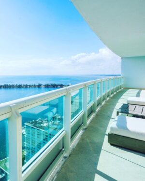 Claudia Albertario Instagram - •𝐅𝐎𝐑 𝐒𝐀𝐋𝐄∙
𝐒𝐚𝐧𝐭𝐚 𝐌𝐚𝐫𝐢𝐚 𝐁𝐫𝐢𝐜𝐤𝐞𝐥𝐥
Prestigious Residences
1643 Brickell Ave # 3504
Miami, FL 33129

BEDS: 4 | BATHS: 5.5 | 4,030 SQ.FT
List Price : $4,950,000.00
Introducing an exquisite flow-through residence located in the renowned Santa Maria Building, situated in the bustling area of Miami. The spacious living areas are complemented by expansive terraces, providing breathtaking panoramic views of both the Miami skyline and Biscayne Bay. In addition to its prime location, residents of Santa Maria can enjoy a wide range of amenities such as resident clubhouse, a rooftop fitness center, a bayfront pool, a marina and a tennis court. The building also house a restaurant, while the lush grounds include a historic mansion, with convenient access to Downtown, Miami, Brickell, and Coconut Grove. This property is perfectly situated for those seeking the ultimate Miami lifestyle.

•𝐏𝐀𝐑𝐀 𝐕𝐄𝐍𝐓𝐀∙
𝐒𝐚𝐧𝐭𝐚 𝐌𝐚𝐫𝐢𝐚 𝐁𝐫𝐢𝐜𝐤𝐞𝐥𝐥
Prestigiosa Residencia
1643 Brickell Ave # 3504
Miami, FL 33129

CAMAS: 4 | BAÑOS: 5,5 | 4.030 PIES CUADRADOS

Precio de lista: $4.950,000,00 
Presentamos una exquisita residencia de lujo ubicada en el famoso edificio de Santa María, situado en la bulliciosa zona de Miami. La amplia sal de estar se complementa con amplias terrazas, que ofrecen impresionantes vistas panorámicas tanto del horizonte de Miami como de la bahía de Biscayne. Además de su ubicación privilegiada, los residentes de Santa María pueden disfrutar de una amplia gama de servicios, como una casa club para residentes, un gimnasio en la azotea, una piscina frente a la bahía, un puerto deportivo y una pista de tenis. El edificio también alberga un restaurante, mientras que los exuberantes jardines incluyen una mansión histórica, con cómodo acceso al centro de la ciudad, Miami, Brickell y Coconut Grove. Esta propiedad está perfectamente situada para aquellos que buscan el mejor estilo de vida de Miami.

✔️Info bio 

#fortunechristiesinternationalrealestate #realestate #lifestile