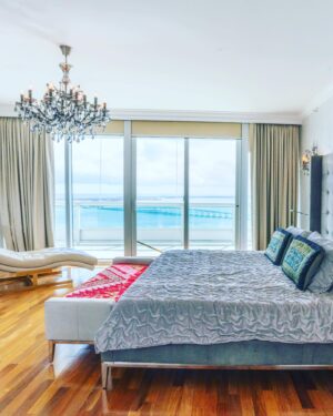 Claudia Albertario Instagram - •𝐅𝐎𝐑 𝐒𝐀𝐋𝐄∙
𝐒𝐚𝐧𝐭𝐚 𝐌𝐚𝐫𝐢𝐚 𝐁𝐫𝐢𝐜𝐤𝐞𝐥𝐥
Prestigious Residences
1643 Brickell Ave # 3504
Miami, FL 33129

BEDS: 4 | BATHS: 5.5 | 4,030 SQ.FT
List Price : $4,950,000.00
Introducing an exquisite flow-through residence located in the renowned Santa Maria Building, situated in the bustling area of Miami. The spacious living areas are complemented by expansive terraces, providing breathtaking panoramic views of both the Miami skyline and Biscayne Bay. In addition to its prime location, residents of Santa Maria can enjoy a wide range of amenities such as resident clubhouse, a rooftop fitness center, a bayfront pool, a marina and a tennis court. The building also house a restaurant, while the lush grounds include a historic mansion, with convenient access to Downtown, Miami, Brickell, and Coconut Grove. This property is perfectly situated for those seeking the ultimate Miami lifestyle.

•𝐏𝐀𝐑𝐀 𝐕𝐄𝐍𝐓𝐀∙
𝐒𝐚𝐧𝐭𝐚 𝐌𝐚𝐫𝐢𝐚 𝐁𝐫𝐢𝐜𝐤𝐞𝐥𝐥
Prestigiosa Residencia
1643 Brickell Ave # 3504
Miami, FL 33129

CAMAS: 4 | BAÑOS: 5,5 | 4.030 PIES CUADRADOS

Precio de lista: $4.950,000,00 
Presentamos una exquisita residencia de lujo ubicada en el famoso edificio de Santa María, situado en la bulliciosa zona de Miami. La amplia sal de estar se complementa con amplias terrazas, que ofrecen impresionantes vistas panorámicas tanto del horizonte de Miami como de la bahía de Biscayne. Además de su ubicación privilegiada, los residentes de Santa María pueden disfrutar de una amplia gama de servicios, como una casa club para residentes, un gimnasio en la azotea, una piscina frente a la bahía, un puerto deportivo y una pista de tenis. El edificio también alberga un restaurante, mientras que los exuberantes jardines incluyen una mansión histórica, con cómodo acceso al centro de la ciudad, Miami, Brickell y Coconut Grove. Esta propiedad está perfectamente situada para aquellos que buscan el mejor estilo de vida de Miami.

✔️Info bio 

#fortunechristiesinternationalrealestate #realestate #lifestile