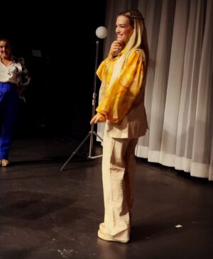 Claudia Albertario Instagram - Ya falta menos para el estreno mundial de “Bajo Terapia” en el Teatro 8!!!
La comedia donde nada es lo que parece. De Matias Del Federico.
Enero 11 a las 8.30pm
Ya tienes tus tickets??? 🎫🎫🎫
↣↣↣ Link bio↣↣↣ @teatro8 
↣↣↣ Call 📞 ↣↣↣  1 (305)-541-4841

↣↣↣La boutique de las mujeres 👗🧥@ybisboutique 

#teatro #comedia #comedy #teatro8