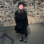 Claudia Bouvette Instagram - Merci @carnavaldequebec !!!! Mention spéciale à @laurencemorisset styliste de feu 🖤