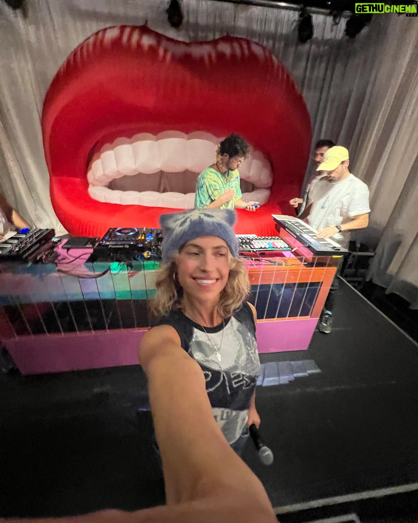 Claudia Bouvette Instagram - Fun stuff