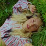 Claudia Bouvette Instagram - Oh don’t just daydream Feel the sand and sun No more stalling No more walls See I love me lately I hit the dirt and run High on feeling this open ceiling 🌾