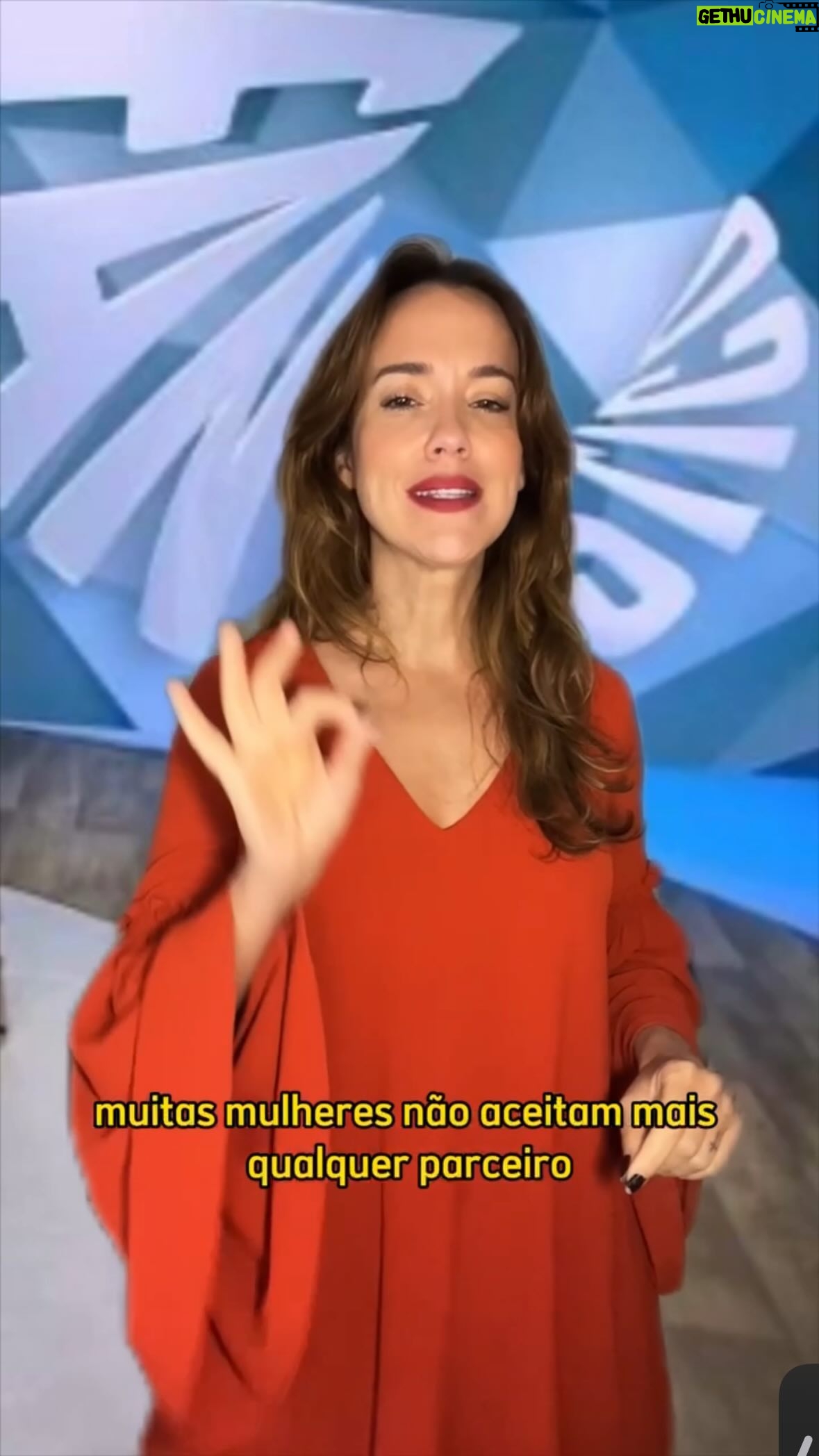 Claudia Campolina Instagram - Recebi uma foto sobre um curso de virilidade pra machos alfa tão cômico que achei que merecia esse repost