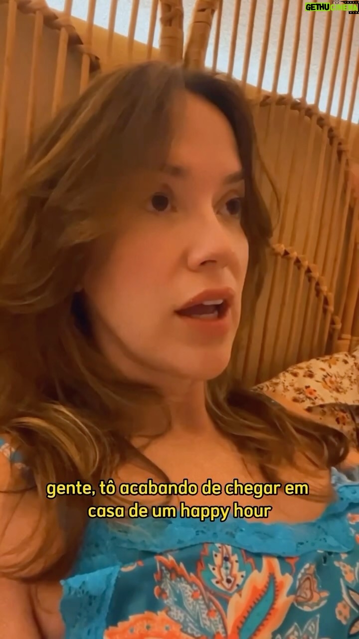 Claudia Campolina Instagram - Tive que vir pra casa por causa de um senhor escandaloso 🙄