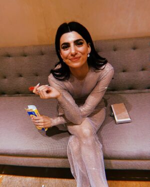 Claudia Doumit Instagram - Oscars, a cool guy and swedish fish. 👌🏼
 

HMU: @maryzavaglia.beauty 
Styled by: @cristinaehrlich