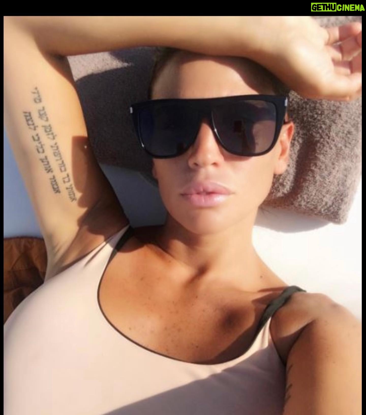 Claudia Galanti Instagram - Bonne fête à tout les mamans !!! 🥳
