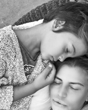Claudia Galanti Instagram - Buon compleanno amore mio . Tu mi  porti tanta felicità e gioia nella  mia vita sei la mia luce  e io sono  così fortunata ad averti. Che il tuo compleanno sia speciale come lo sei tu. Sei un vero tesoro e sono così grata di averti nella mia vita. Che il tuo compleanno sia pieno di amore e di risate ,voglio che tu sappia che mi hai reso la mamma più orgogliosa del mondo. Sei una vera benedizione e ti auguro che tutti i tuoi sogni si realizzino sempre ❤️ ti amo follemente …  #liamelijahmimran #13 @liammimran3