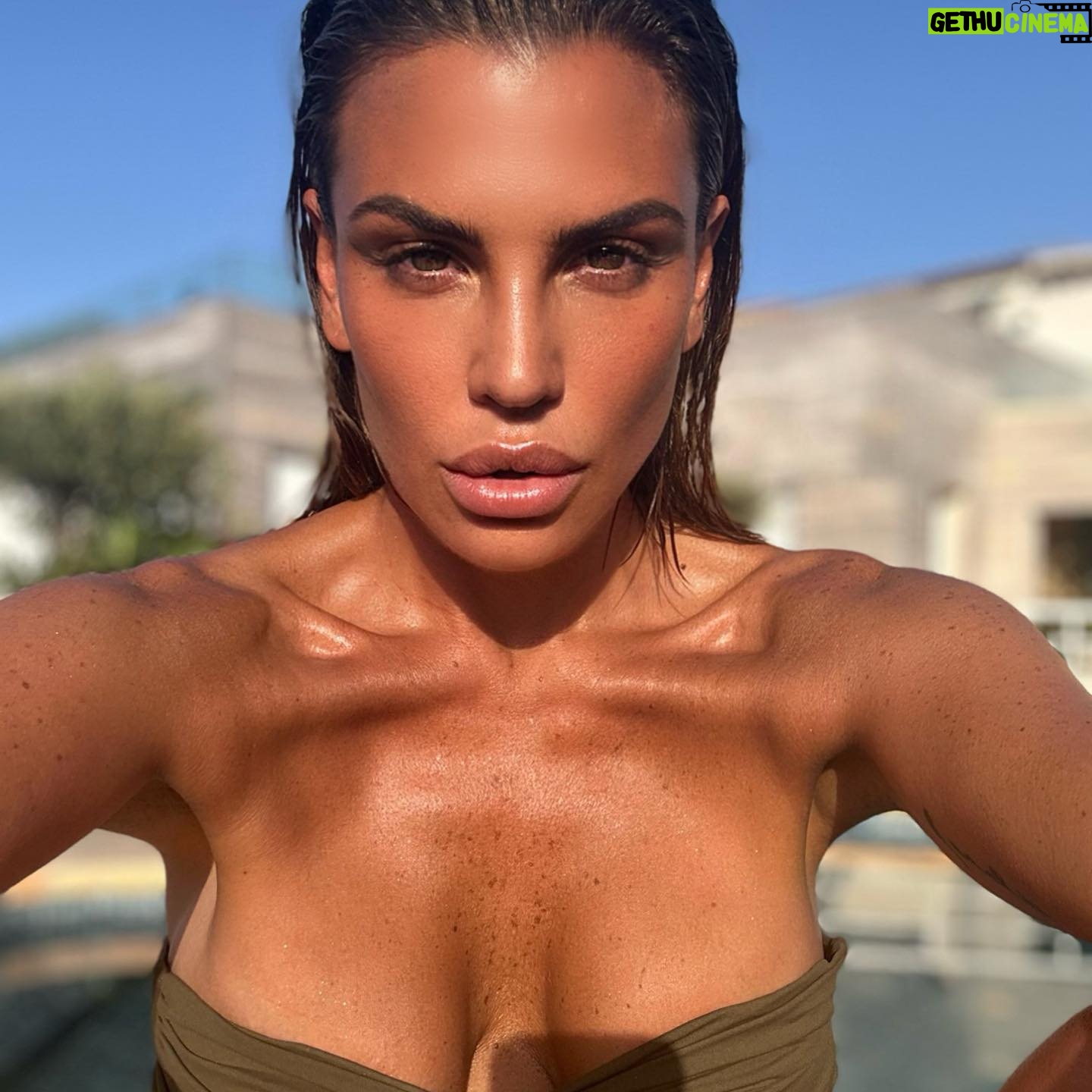 Claudia Galanti - 4.8K Likes - Logic will get you from A to B.
Imagination will take you everywhere