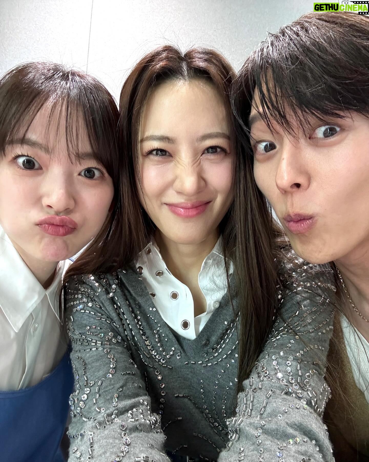 Claudia Kim - 87.1K Likes - press day!
Get ready to watch our first episode on @jtbcdrama and @tving.official on May 4th 10:30 pm KST and also on @netflixkr starting May 5th 🤍
#TheAtypicalFamily #히어로는아닙니다만