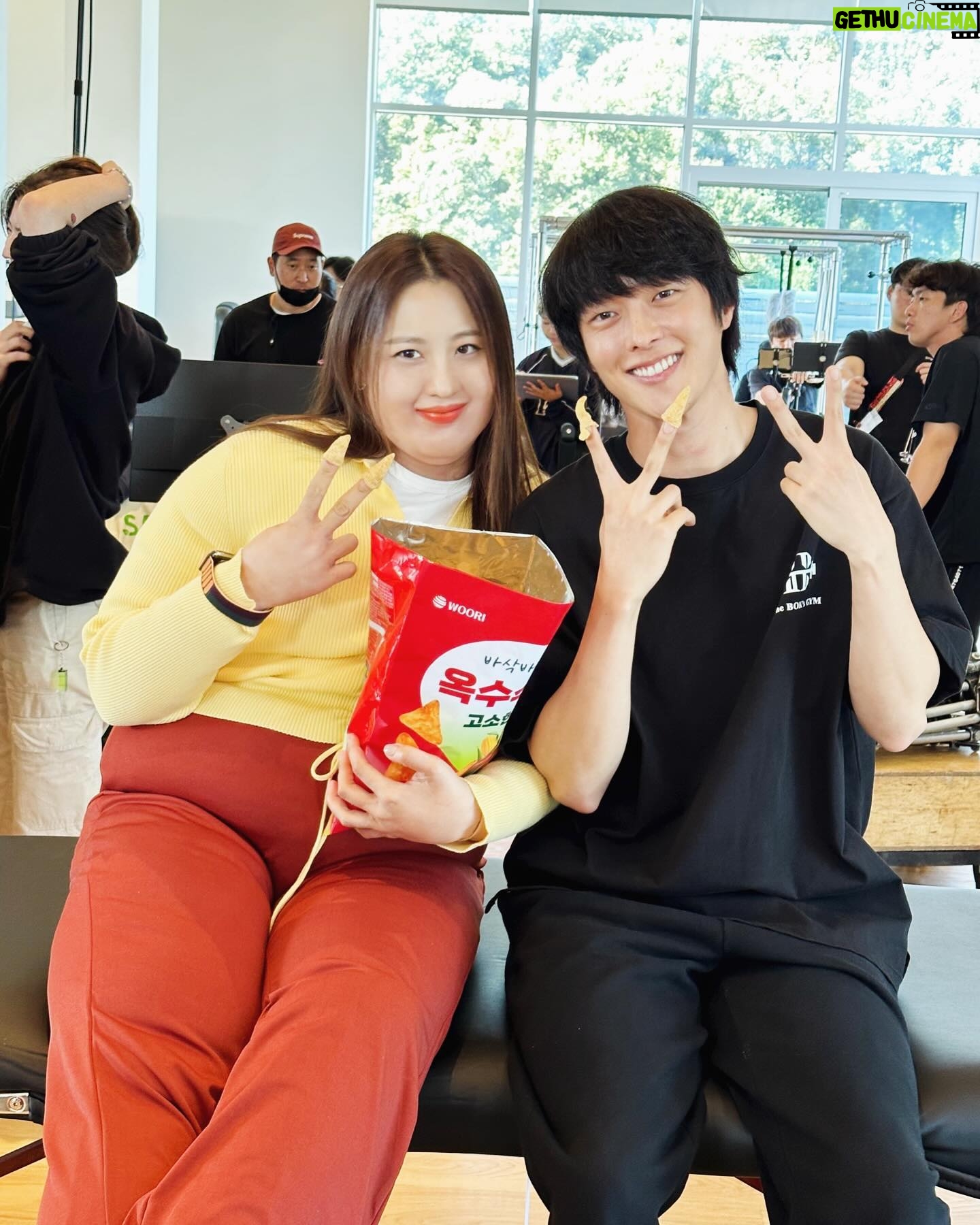 Claudia Kim - 106.3K Likes - BDH moments 🌹
#복동희 #히어로는아닙니다만 #TheAtypicalFamily