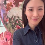 Claudia Kim Instagram - 젤리같은 제형의 투명 썬블럭 뽀송뽀송 가볍게 발리는 핑크 쿠션 💗 KEYTH 의 썸머 신제품들, 더현대 팝업에서 만나보세요! @keythofficial #keythbeauty #키스쿠션 #키스뷰티