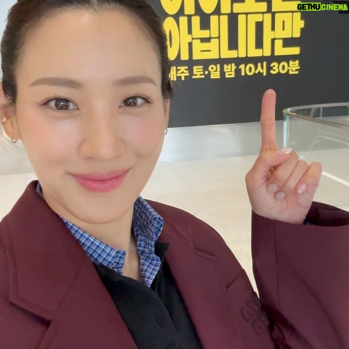 Claudia Kim - 213.2K Likes - fun day with my YG 히어로 FAM 🫶🏻✨
오늘 함께 해주신 분들 모두 감사해요 넘넘 즐거웠어요
#ygentertainment