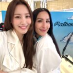 Claudia Kim Instagram - TAG meets Malbon golf 💚🤍💚 말본 버킷이 깜빡 깜빡 움직이는 골프 앱 기능이 있는 시계. 골프 시계 없이 버텼는데 얜 가져야겠다! #ad @tagheuer #TAGHeuerXMalbon #태그호이어 #말본골프 #connectedcaliberE4golfedition