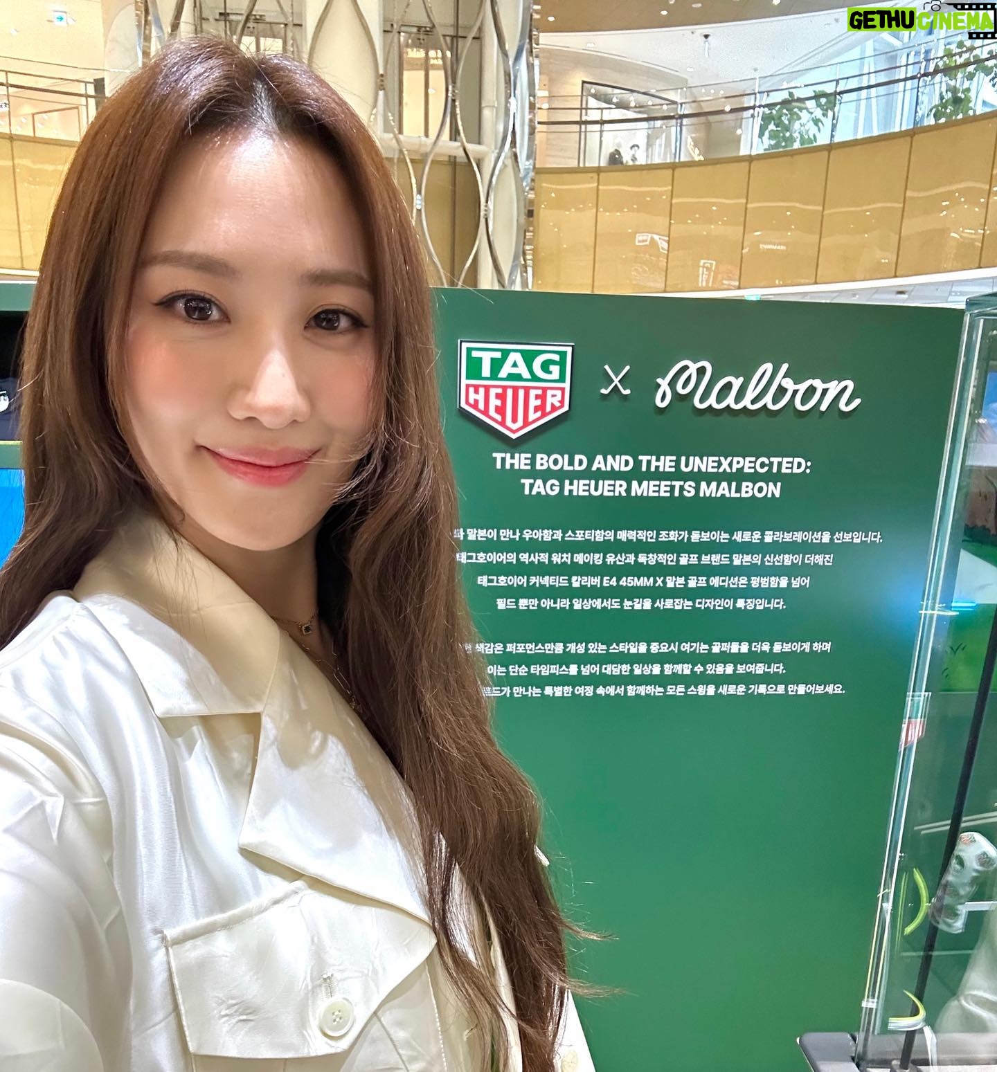 Claudia Kim Instagram - TAG meets Malbon golf ๐๐ค๐ ๋ง๋ณธ ๋ฒํท์ด ๊น๋นก ๊น๋นก ์์ง์ด๋ ๊ณจํ ์ฑ ๊ธฐ๋ฅ์ด ์๋ ์๊ณ. ๊ณจํ ์๊ณ ์์ด ๋ฒํ
ผ๋๋ฐ ์ ๊ฐ์ ธ์ผ๊ฒ ๋ค! #ad @tagheuer #TAGHeuerXMalbon #ํ๊ทธํธ์ด์ด #๋ง๋ณธ๊ณจํ #connectedcaliberE4golfedition