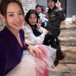 Claudia Kim Instagram - 행복한 연휴 보내세요 🐉💗 Love, C