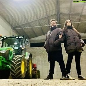 Claudia Pandolfi Instagram - Indossare fratellanza. @alessandro_lui @topshirtroma