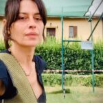 Claudia Pandolfi Instagram – Nulla era mio.
Tutto di Luvi.