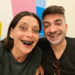 Claudia Pandolfi Instagram - E che non te la fai una foto con i denti anneriti di seppia? @gstasig