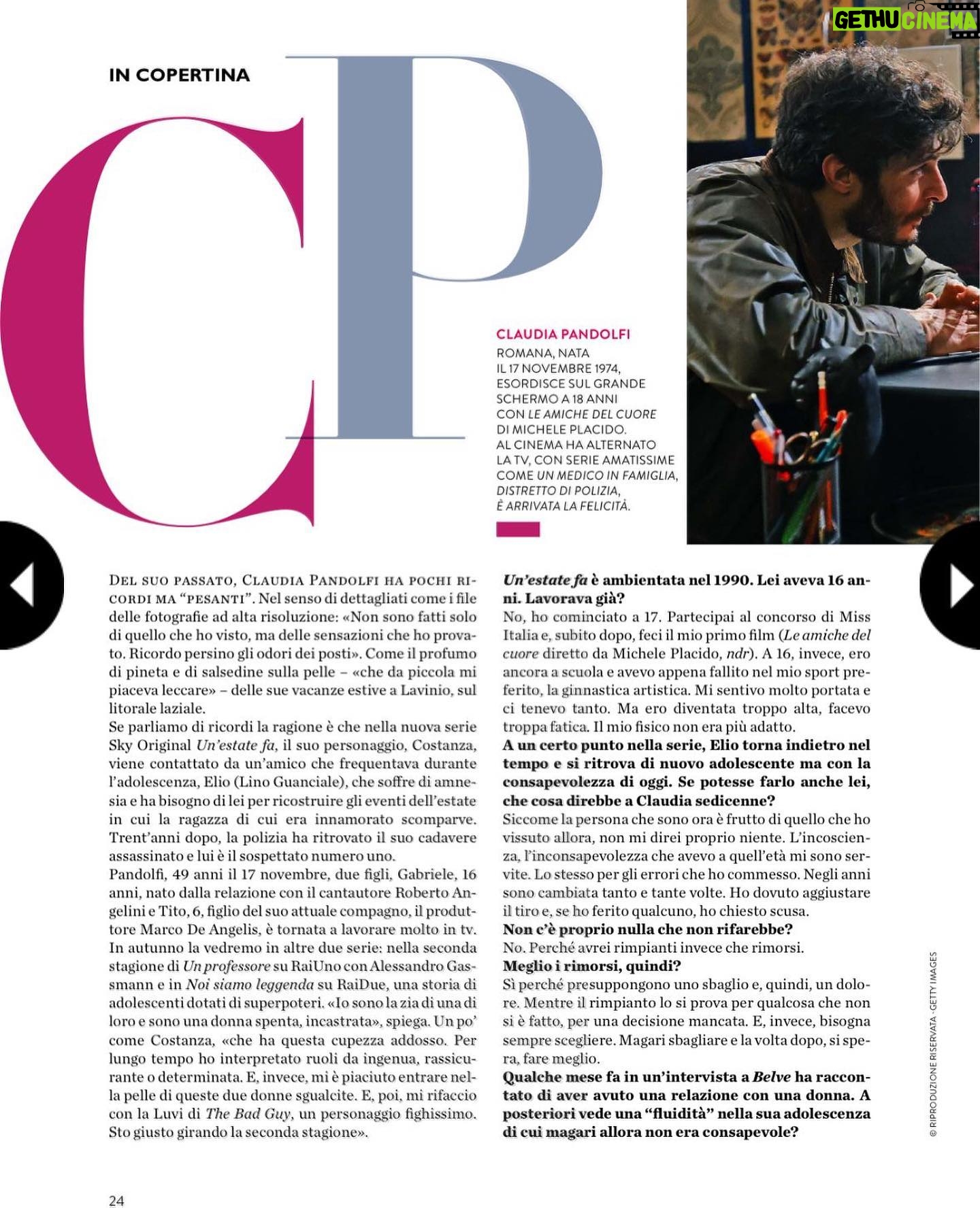 Claudia Pandolfi Instagram - Questa tradizione di dare titoli ammiccanti, fuorvianti, di dubbio gusto. Peccato perché la rivista è dignitosissima, l’intervista di @ebrocky è bella e le foto di @fabio_lovino_ sono stupende. Abiti @federicatosi