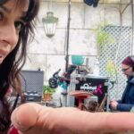 Claudia Pandolfi Instagram – Loro cambiano inquadratura ed io creo scompiglio.
Non si fa.
@santongiorgio 
@giorgiaguglielman 
@danielemuscolo