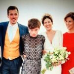 Claudia Pandolfi Instagram - Il giorno del suo addio al nubilato le diedi una forchettata in faccia. Quando si sposò però, sabotai solo le foto. @giuliabevi