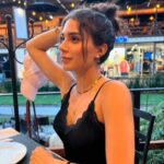 Claudia Zepeda Instagram - Hazte un chongo, tomate un vino y a darle, mija. 😎