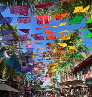 Claudia Zepeda Instagram - Sayulita, 2024! 🐙