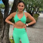 Claudia Zepeda Instagram - Yo ya siento que es verano y eso amerita nuevos outfits para entrenar @galvisportswear ¿Cuál prefieres 🩷 o 💚? 20% de descuento “ClauZepeda24”