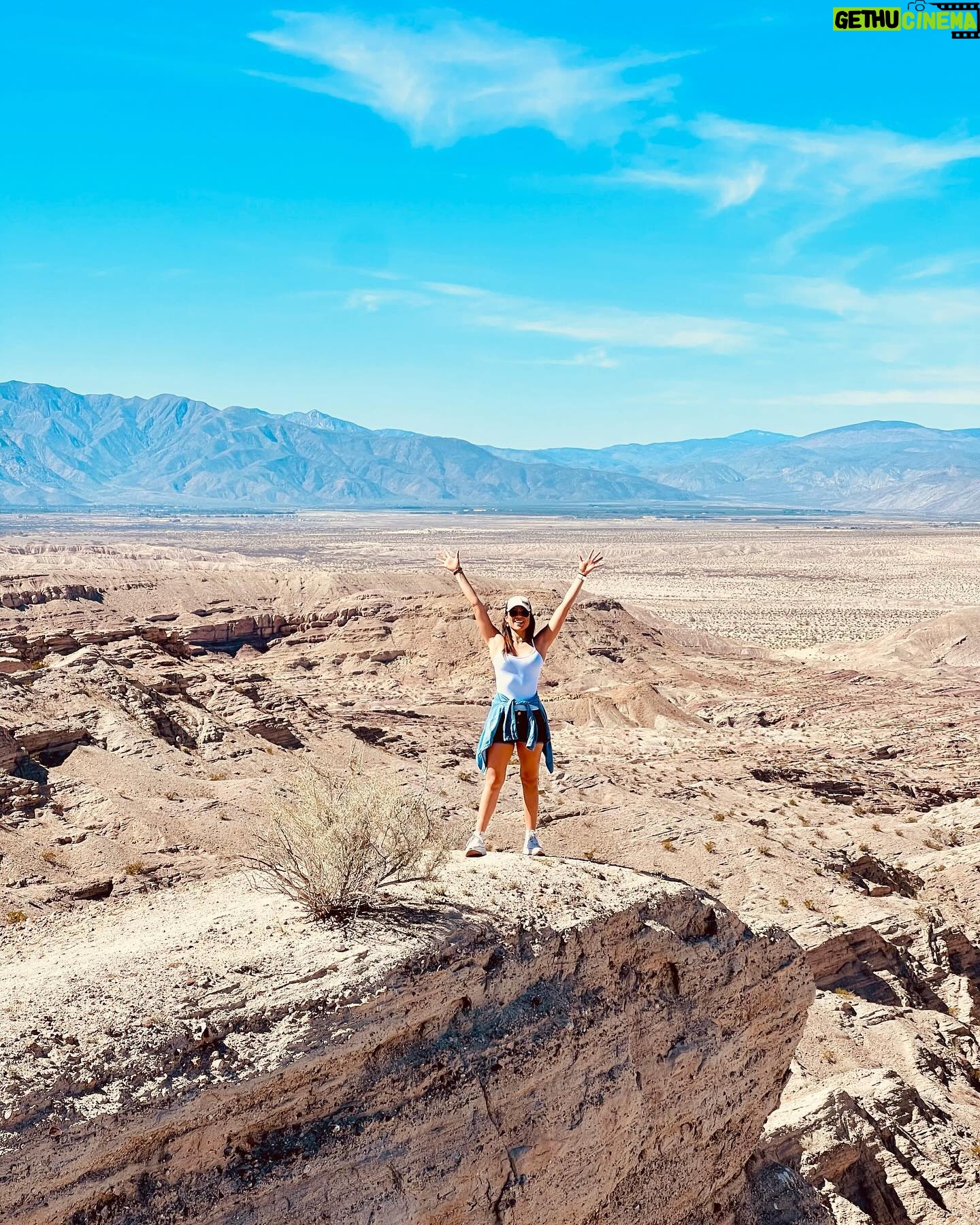 Claudia Zepeda Instagram - Hay grandes fotos que no se subieron el año pasado y vale la pena postear. 😎✨