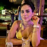Claudia Zepeda Instagram - Entre cervezas, Café con vista al mar, Una mirada azul, Atardeceres rosas, Perros felices, Orgasmos culinarios, Lugares nuevos y secretos, Miradas de pasión, Y un poco de surf.