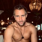 Claudia Zepeda Instagram - Entre cervezas, Café con vista al mar, Una mirada azul, Atardeceres rosas, Perros felices, Orgasmos culinarios, Lugares nuevos y secretos, Miradas de pasión, Y un poco de surf.