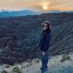Claudia Zepeda Instagram - 1. Roadtrip 2. Indian Wells tournament 3. Hiking 4. Blooming 💜 5. Una Clau muy feliz. 6. Más flores porque amamos las flores. 7. Las estrellas haciendo lo suyo.