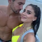 Claudia Zepeda Instagram - Entre cervezas, Café con vista al mar, Una mirada azul, Atardeceres rosas, Perros felices, Orgasmos culinarios, Lugares nuevos y secretos, Miradas de pasión, Y un poco de surf.