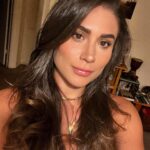 Claudia Zepeda Instagram – 1. Mi hábitat natural. 🌊
2. Unas plantitas que compré.🌱
3. 🍑
4. Sunset surfing 🏄🏻‍♂️ 
5. Selfie porque nos sentimos linda. 🌻
6. Delicia de cena (comté, mi nuevo queso favorito) 🧀
7. Más bikini porque ajá 👙
8. California sunsets 🌅