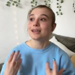 Claudie Mercier Instagram - Ça fait maintenant trois ans que je collabore avec @tuaslederniermot pour vous parler d’anxiété, de stress et de dépression. Le bien-être mental et émotionnel, c’est réellement un sujet qui me tient à cœur. En cette semaine de prévention du suicide, je vous invite à aller consulter leur page sur laquelle se trouvent de merveilleuses ressources d’aide, d’outils et d’informations. Je vous aime, prenez soin de vous et ne sous-estimez jamais votre valeur. 💛 Autres ressources importantes : - @tel.jeunes : 1-800-263-2266 - Ligne parents : 1-800-361-5085 - @jeunessejecoute : 1-800-668-6868 #partenaire