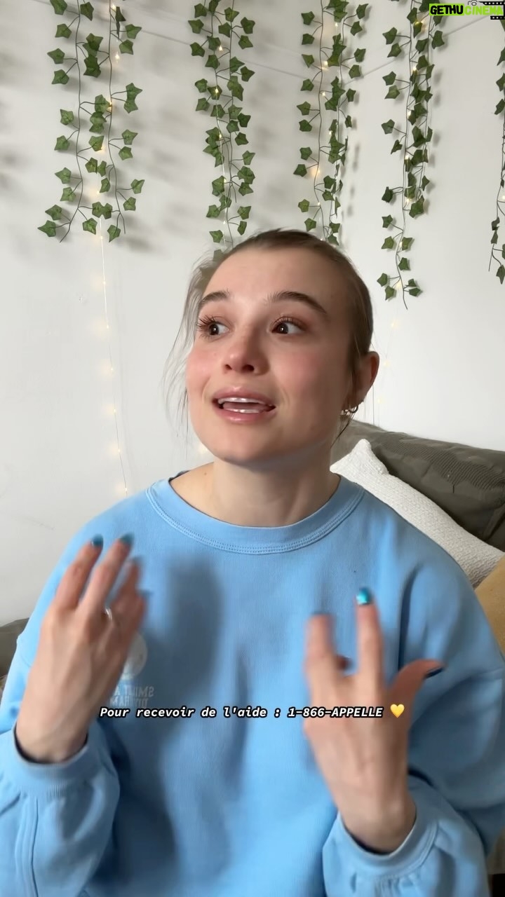 Claudie Mercier Instagram - Ça fait maintenant trois ans que je collabore avec @tuaslederniermot pour vous parler d’anxiété, de stress et de dépression. Le bien-être mental et émotionnel, c’est réellement un sujet qui me tient à cœur. En cette semaine de prévention du suicide, je vous invite à aller consulter leur page sur laquelle se trouvent de merveilleuses ressources d’aide, d’outils et d’informations. Je vous aime, prenez soin de vous et ne sous-estimez jamais votre valeur. 💛 Autres ressources importantes : - @tel.jeunes : 1-800-263-2266 - Ligne parents : 1-800-361-5085 - @jeunessejecoute : 1-800-668-6868 #partenaire
