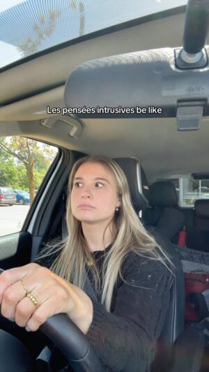 Claudie Mercier Instagram - Est-ce que vous aussi avez ce type de pensées étranges qui vous traversent l'esprit quotidiennement? 😂🥲
