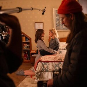 Clea DuVall Instagram - The crew on @happiestseason was exceptional. Our schedule was ambitious but each person worked hard to make sure we never ended a day without getting everything we needed. They were also a kind and warm group of people who I was excited to see every morning. I’m so grateful for everything they gave to this film and to me. I hope I get to go back to Pittsburgh to work with them again. 
🖤💛🎄💛🖤
📸: @ltstillpix