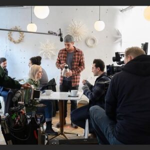Clea DuVall Instagram - This was the first scene we shot. These two were perfect from the very start. 🎄❤️🎄
📸: @jojowhilden