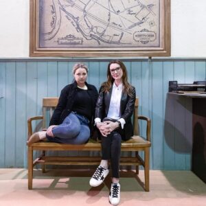 Clea Shearer Instagram - Exactly 5 years ago things were so fun. We visited the @schittscreek set during the last season thanks to our friend @instadanjlevy 💕 the pandemic hadn’t happened, I didn’t have cancer, and we were living our best lives. Grateful for these memories and looking forward to everything to come!
