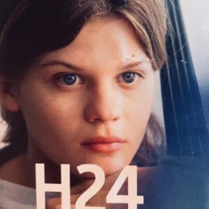 Clémence Poésy Instagram - #H24arte sera sur @artefr à partir de demain… tellement heureuse que « Concerto » le film que j ‘ ai réalisé avec la merveille - Céleste Brunnquell sur un texte de @sirihustvedt fasse partie d’une aventure si forte…. 🔥 merci de votre invitation @valerieurrea @nathaliemasduraud @lesbatelieresproductions