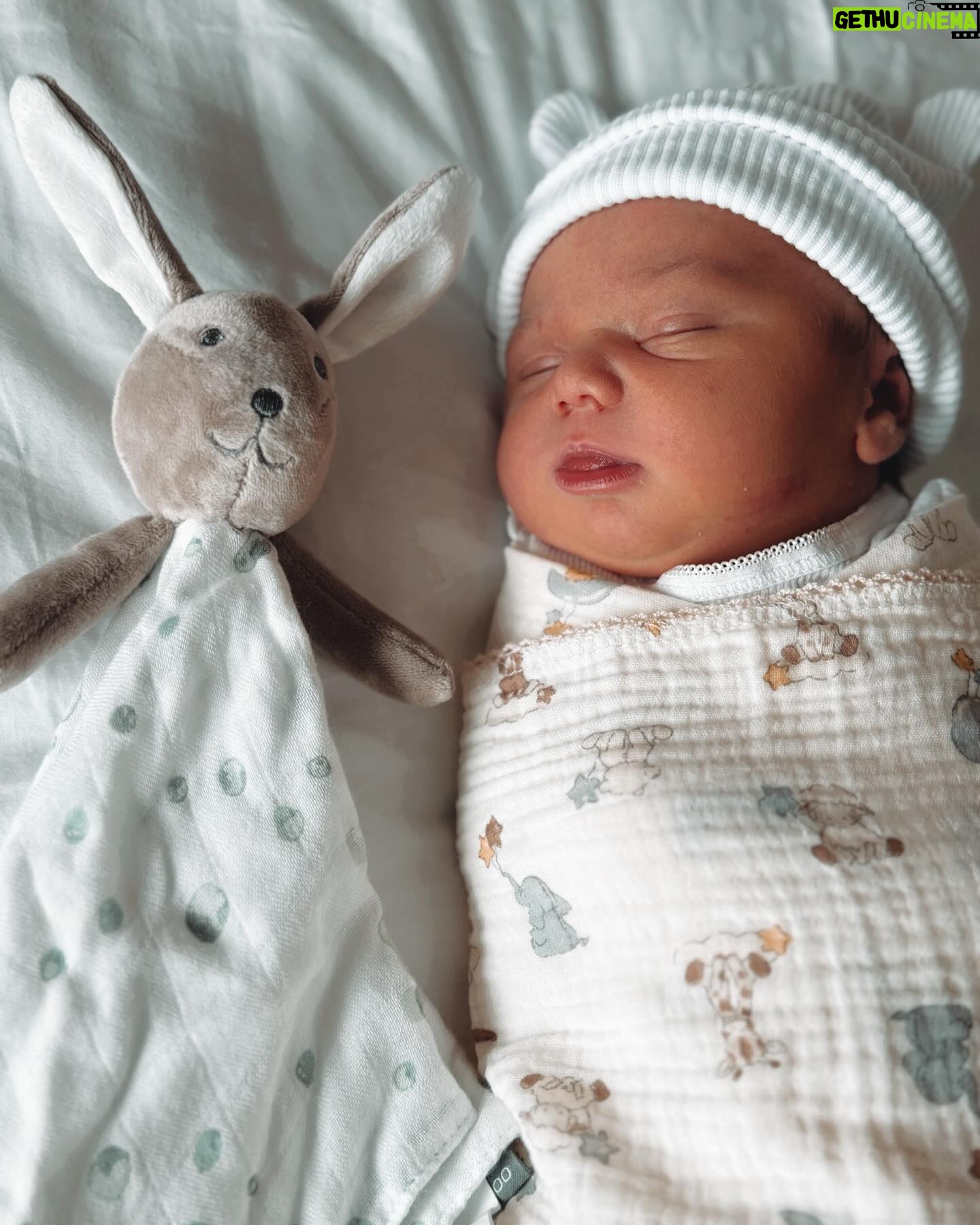 Cleo Massey - 13.2K Likes - How wonderful life is, now you’re in the world. 🌞 Indigo Valerie Dempsey ~ 22.03.24 ~ 11.16pm.