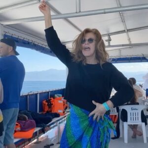 Clodelle Instagram - To the woman who is always dancing 💖
Out of all the amazing things life has brought me, 
I believe I was truly blessed to have such an amazing woman in my life that I get to call, mom. 
I admire you so much, you are such a special light! Thank you for being who you are. Life with you is a privilege❤️‍🔥
Happy Mother’s Day to my rock @ebullitionphotos 💐👩‍👧👯‍♀️ je t’aime