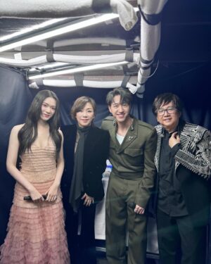 Cloud Wan Instagram - 人生成就解鎖！！！！ 😭😭😭😭 
Thank you @hkphilharmonic 🤍

第一次係紅館有solo part 
第一次同見到憶蓮前輩😭🤍🥹
第一次同兩位前輩 @elisachanchan #francesyiplaiyi 合唱
第一次同管弦樂團一齊演出🎻

I’m too lucky 🥰🥰

White look @ferragamo
Pink look @ralphlauren