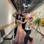 Cloud Wan Instagram - WHAT A TEAM… 當你想同大家好好地影張相🥺🥺🥺🥺🥺 事情逐漸失控～～～ 我地可以擁有一張合照嗎？😆😆 @wingwong_wingwong @chkitmatthew @ki.neks_ho 正確示範 @janicepun @mandygoo @jayfungmusic