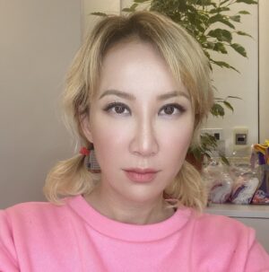 CoCo Lee Instagram - When I was a little girl I was so shy and quiet, never spoke a word, I feel like I’m that little girl again.. and it’s ok to just be… life always takes u back to where u started.  Just know that ur love have always been right here in my heart.  Miss u all so much …