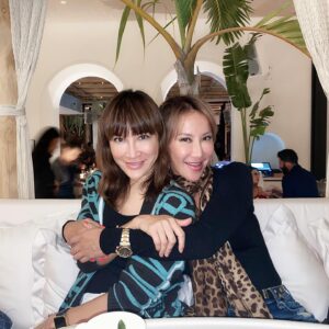 CoCo Lee Instagram - Happy birthday to my dearest sister Nancy💖💖💖 Thx for always being my best friend/spiritual advisor/yoga teacher/eating partner/manager/and most of all, being the best sister I could ever ask for... love u so much... keep practicing that head stand😆💖💕❤️